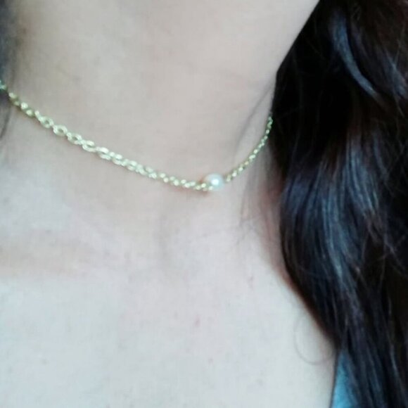 Elegant Gold Choker with Pearl Detail - Picture 1 of 1